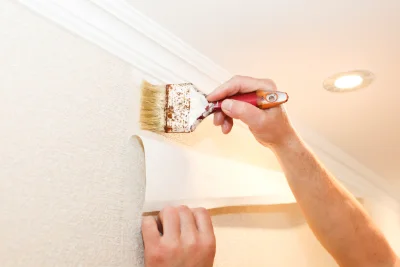 Pose de papier peint à Henvic — revêtements muraux et toiles de verre